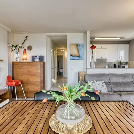 Apartment Frontline Perfect For Family
